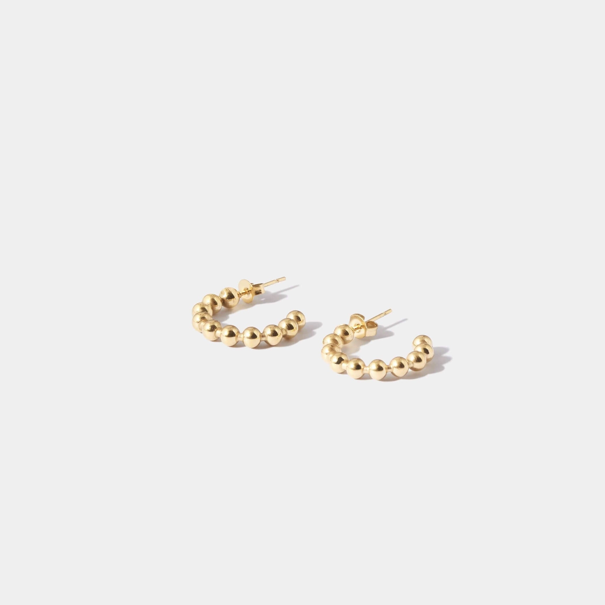 ボールフープピアス