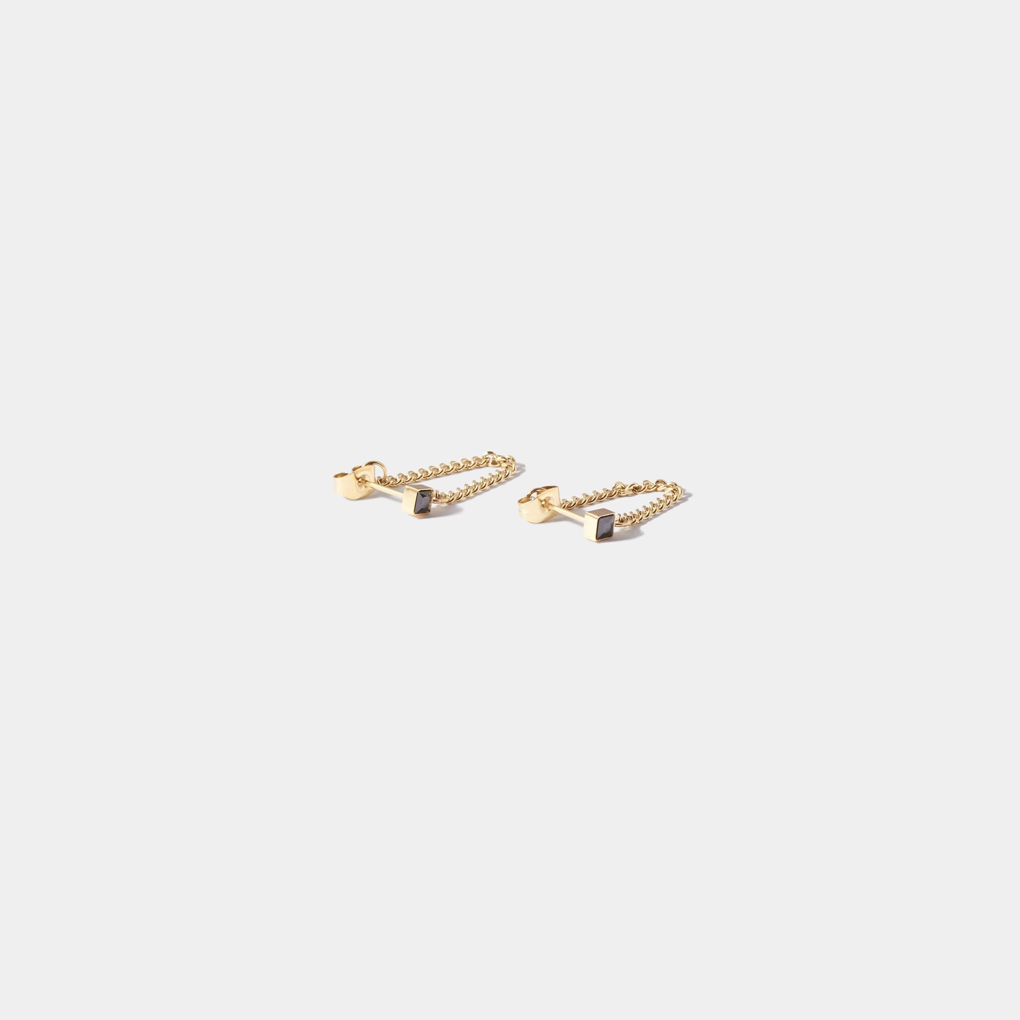 ブラックジルコニアチェーンピアス