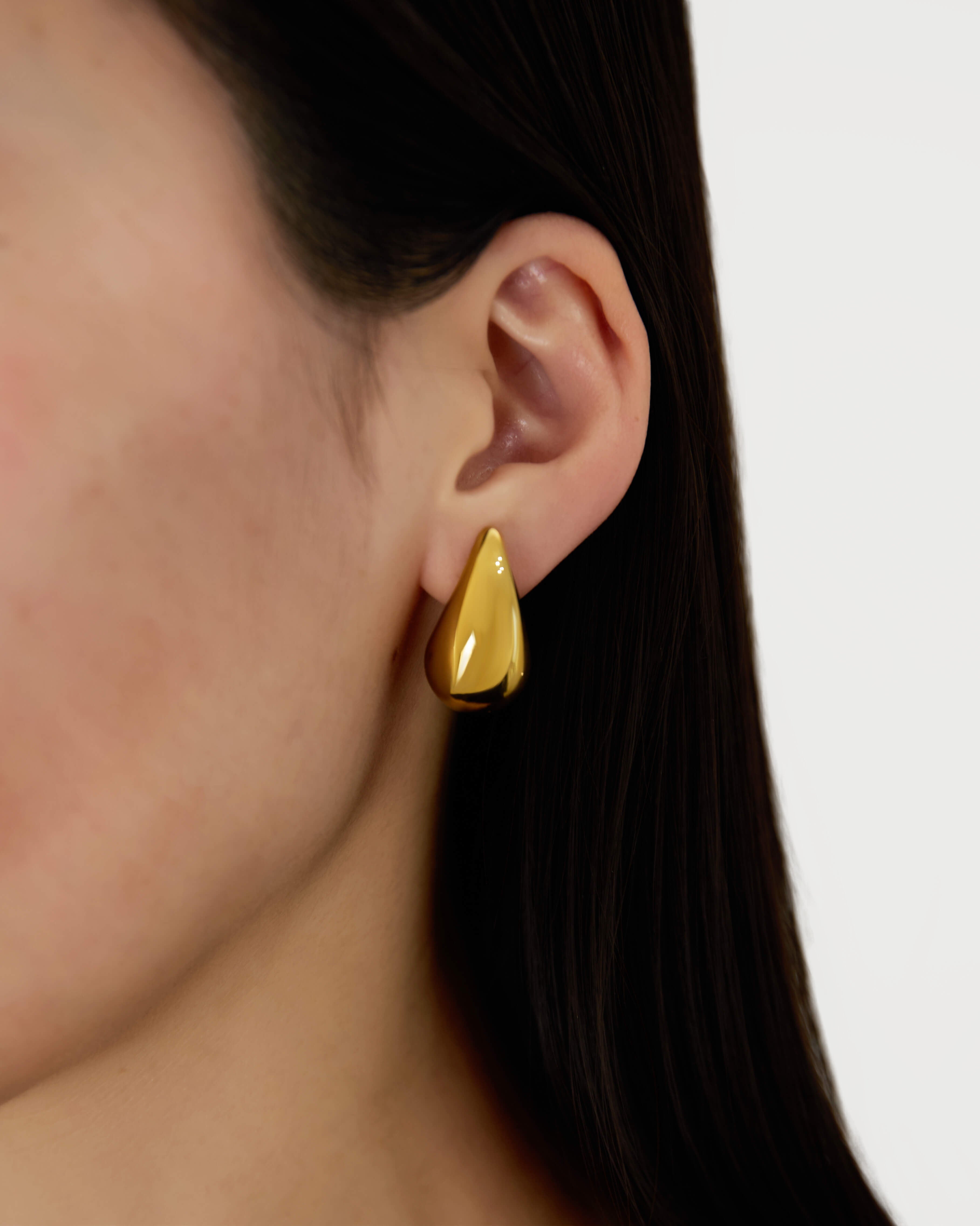 ボールドドロップピアス