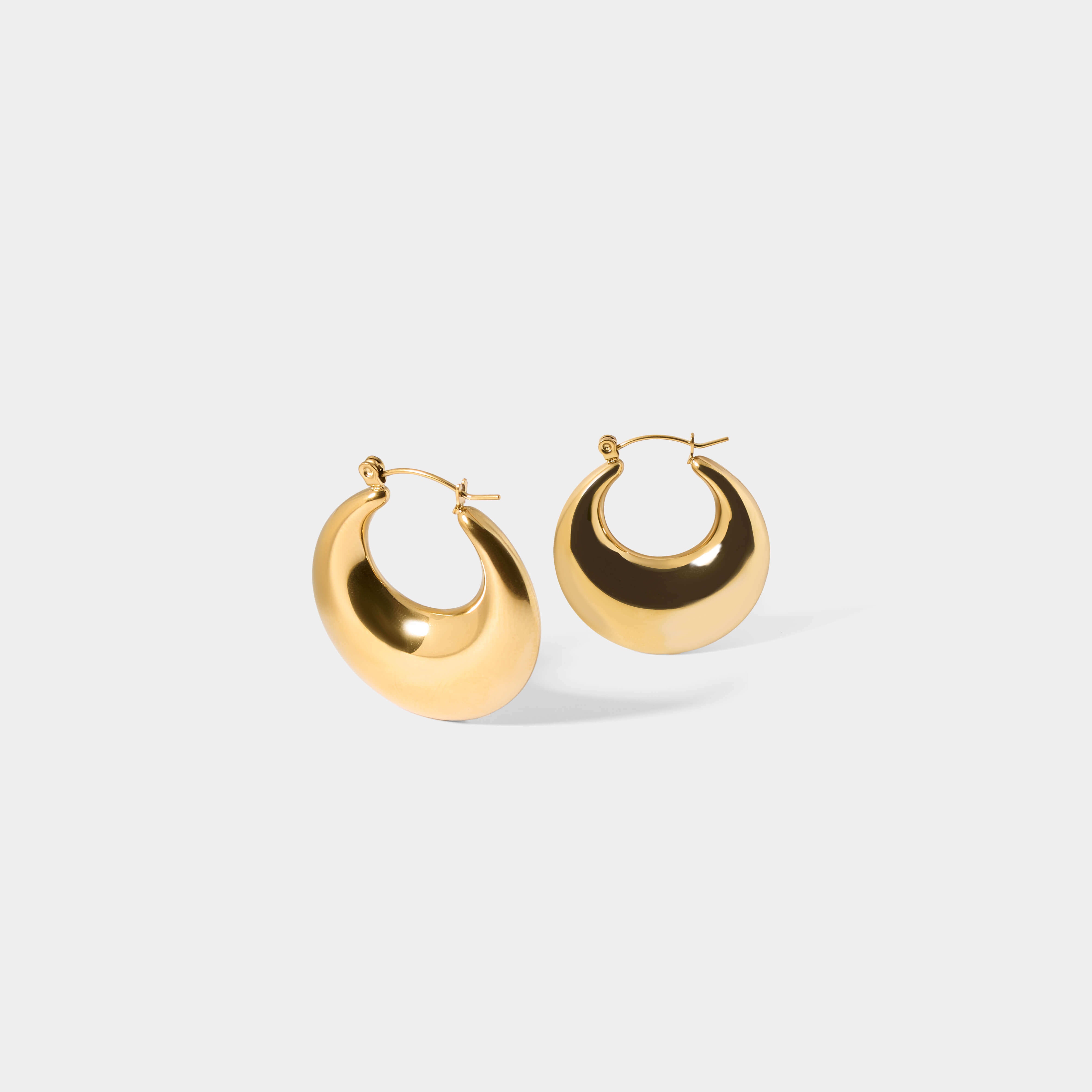 チャンキークレセントピアス