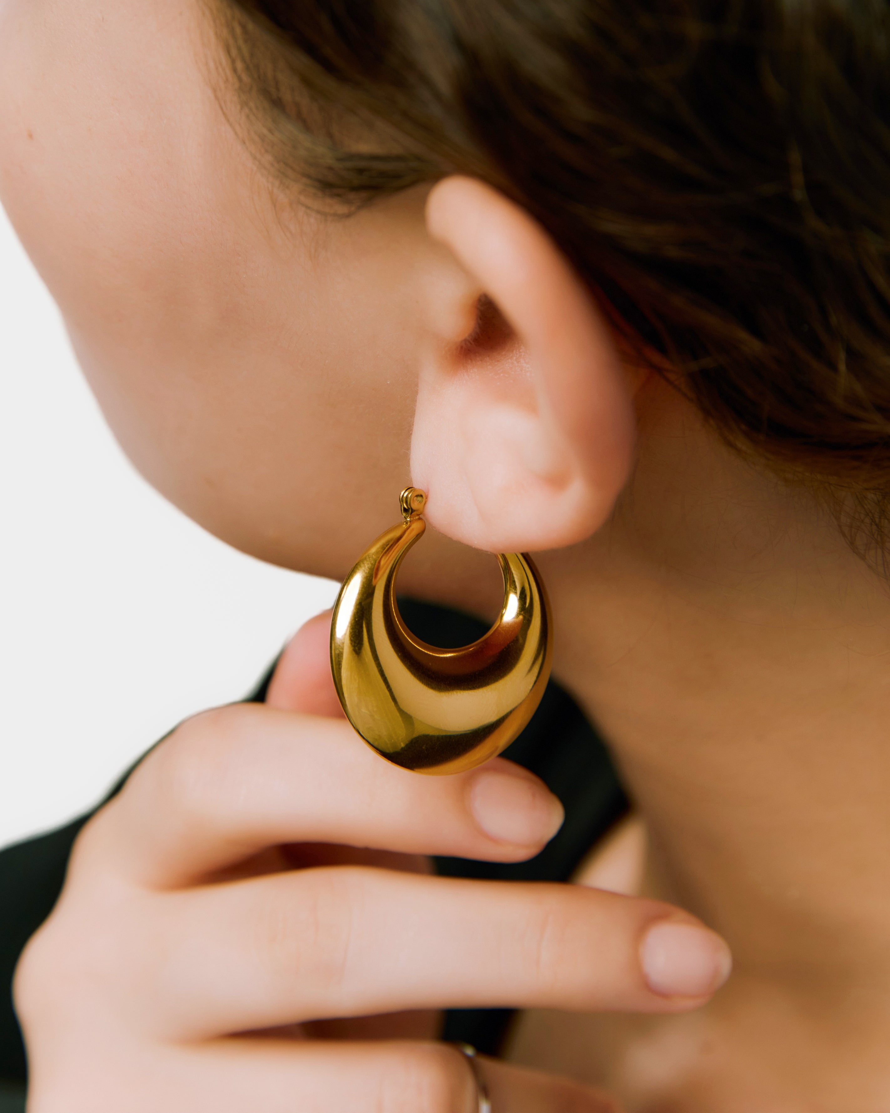 チャンキークレセントピアス
