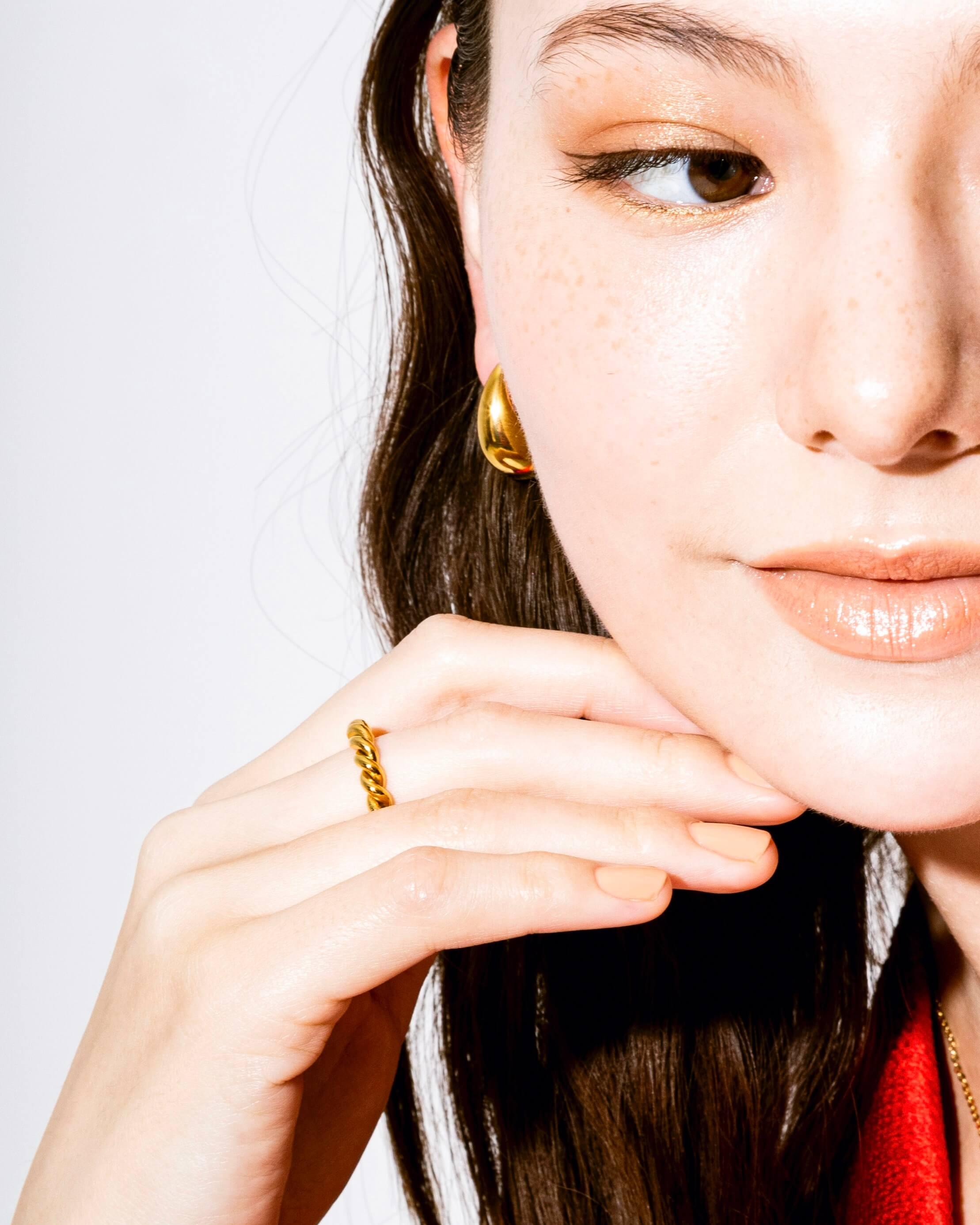 クレセントドロップピアス - THE LIMELY