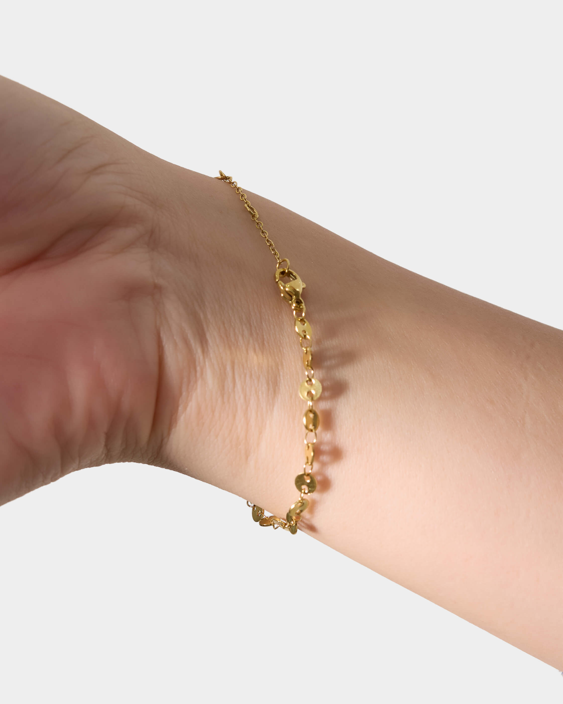 Dainty Disc Bracelet