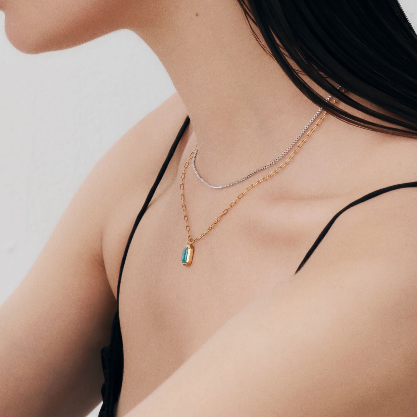 エメラルドストーンネックレス