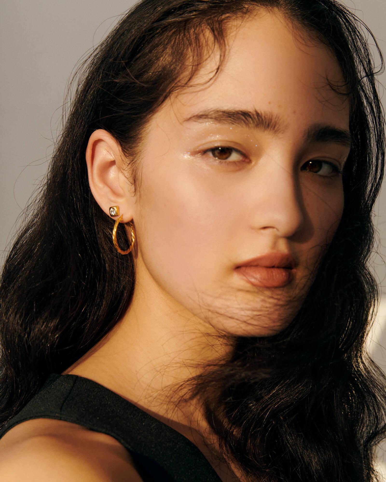 NEW TWIST HOOP PIERCE - LIMELY