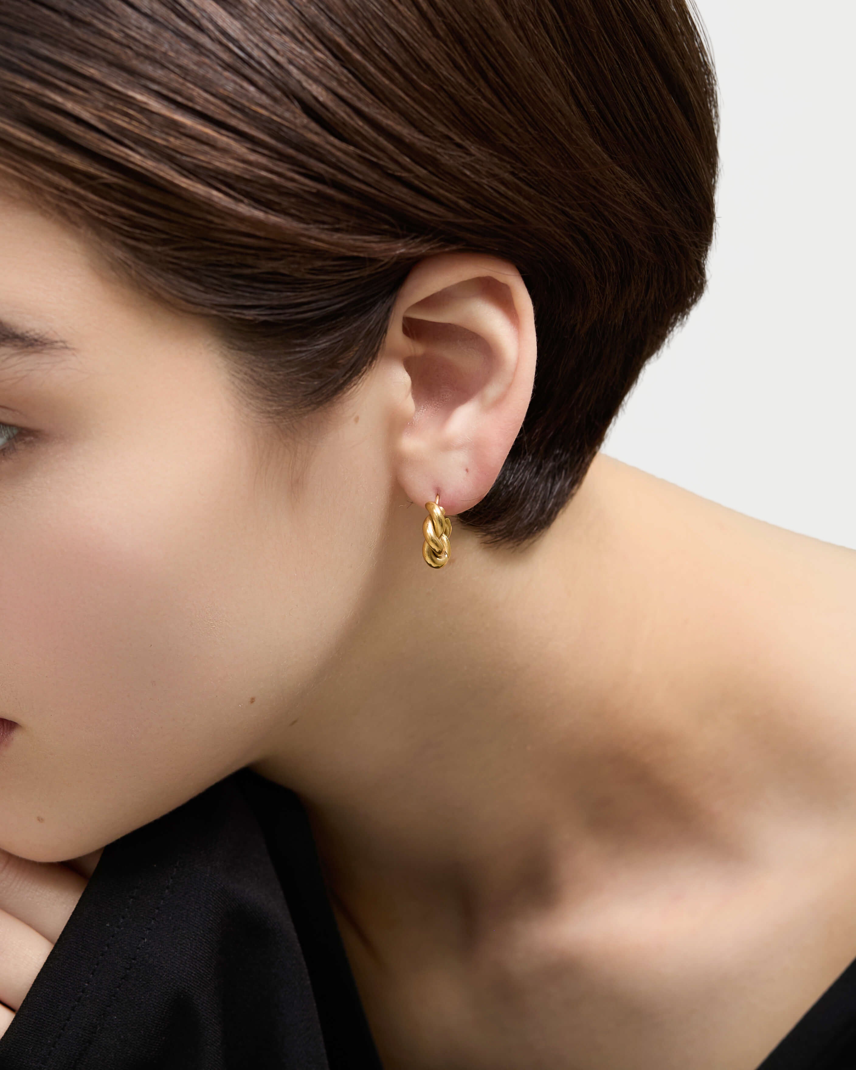 Petite Twist Curve Earrings