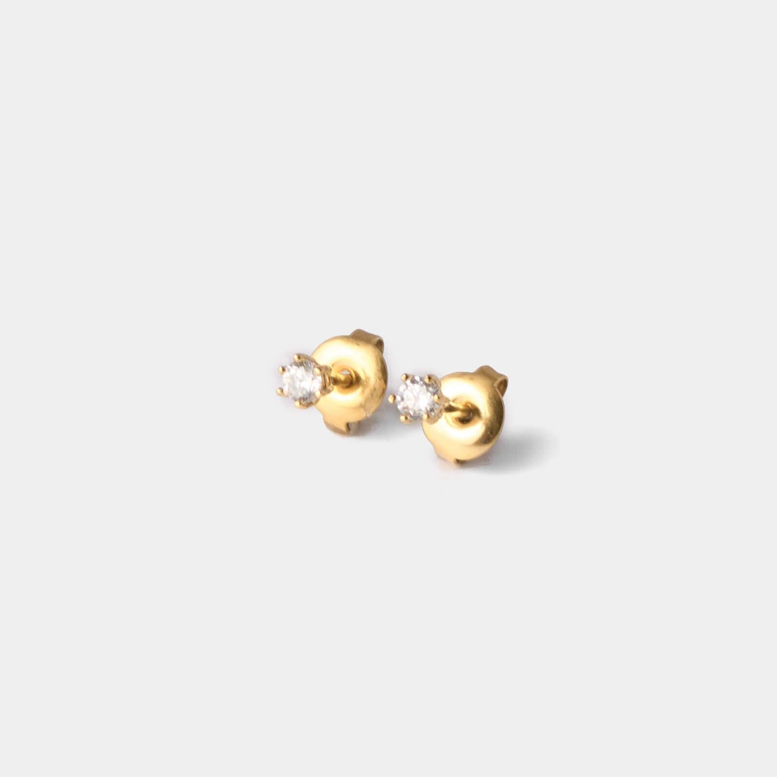 ポイントジルコニアピアス