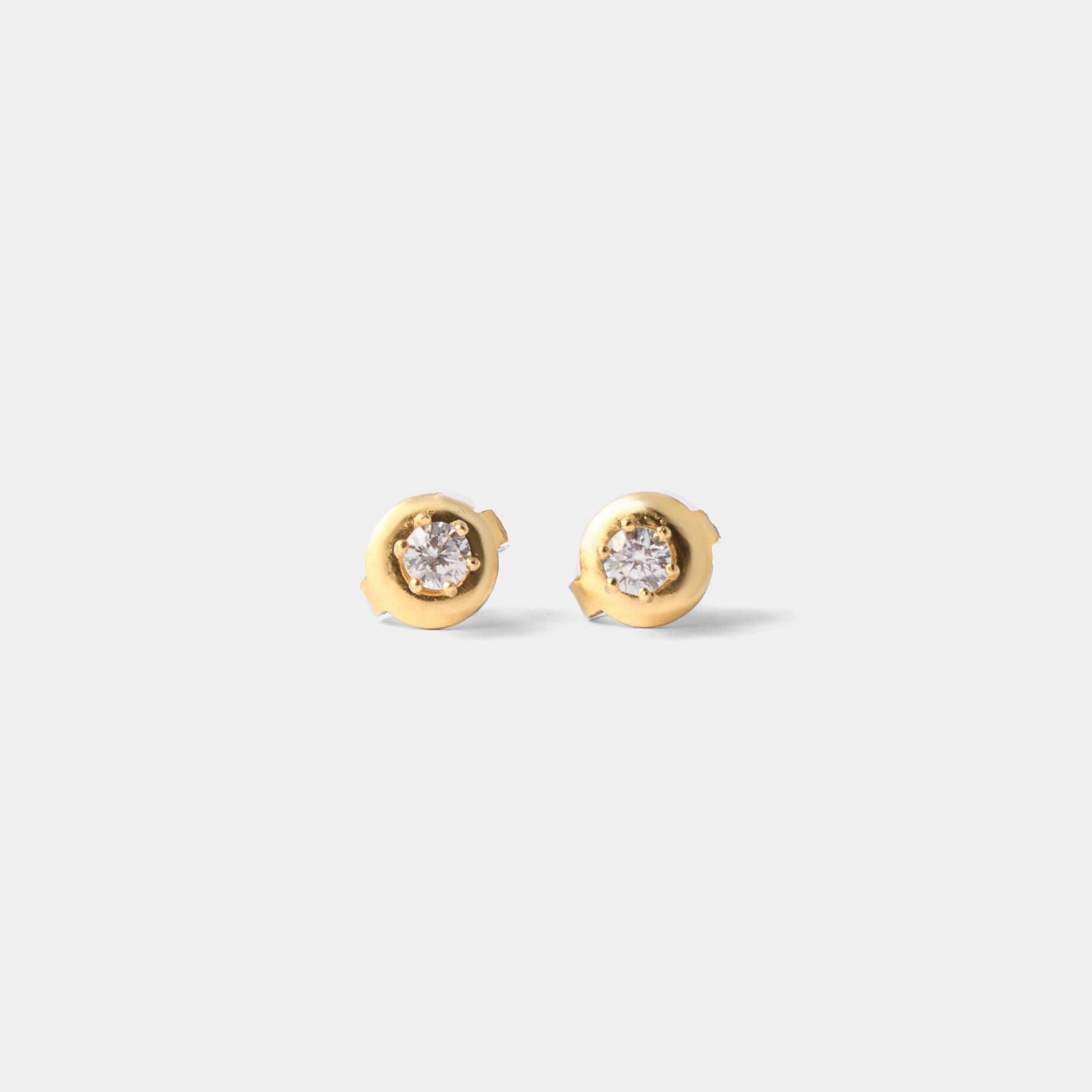ポイントジルコニアピアス
