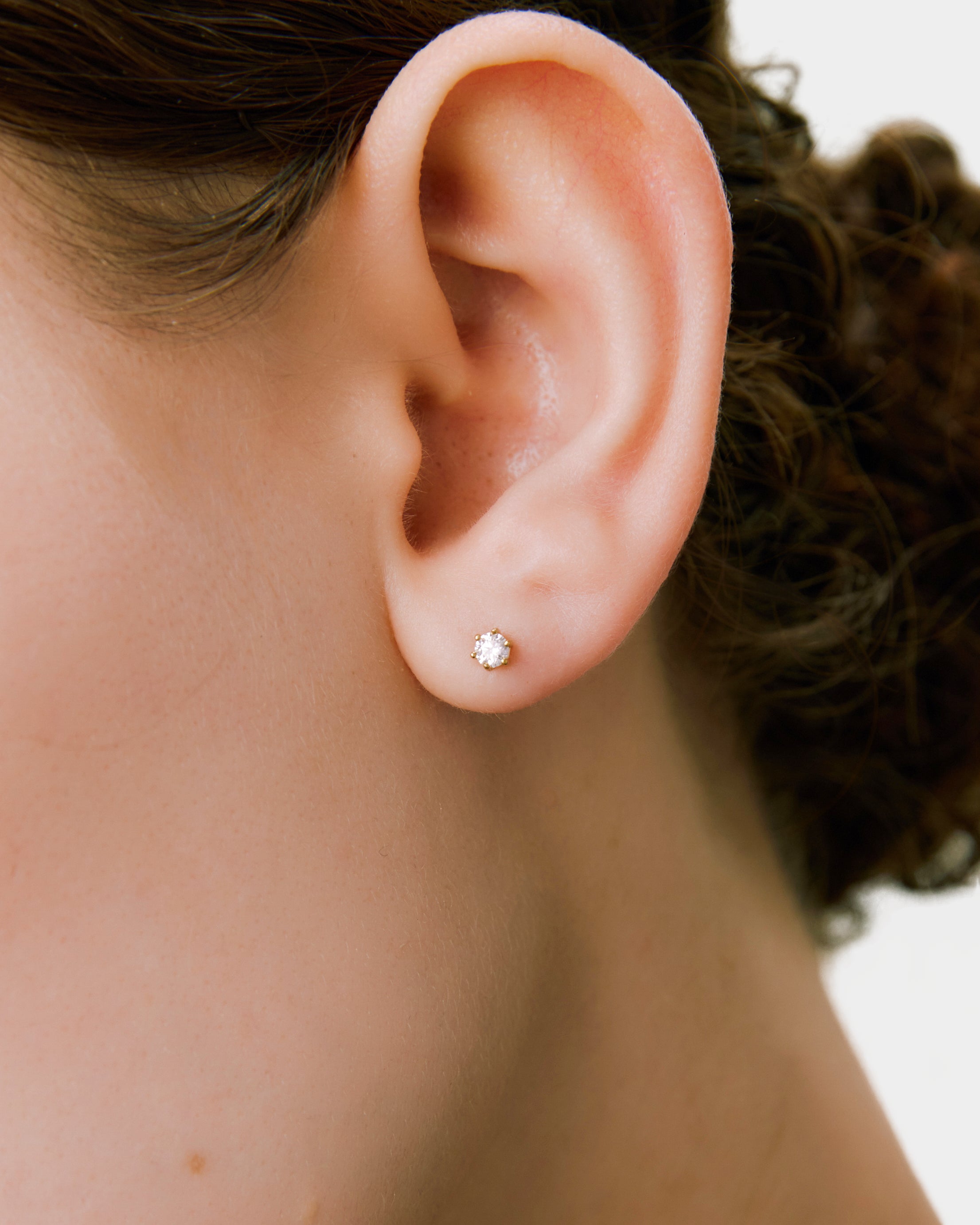 ポイントジルコニアピアス