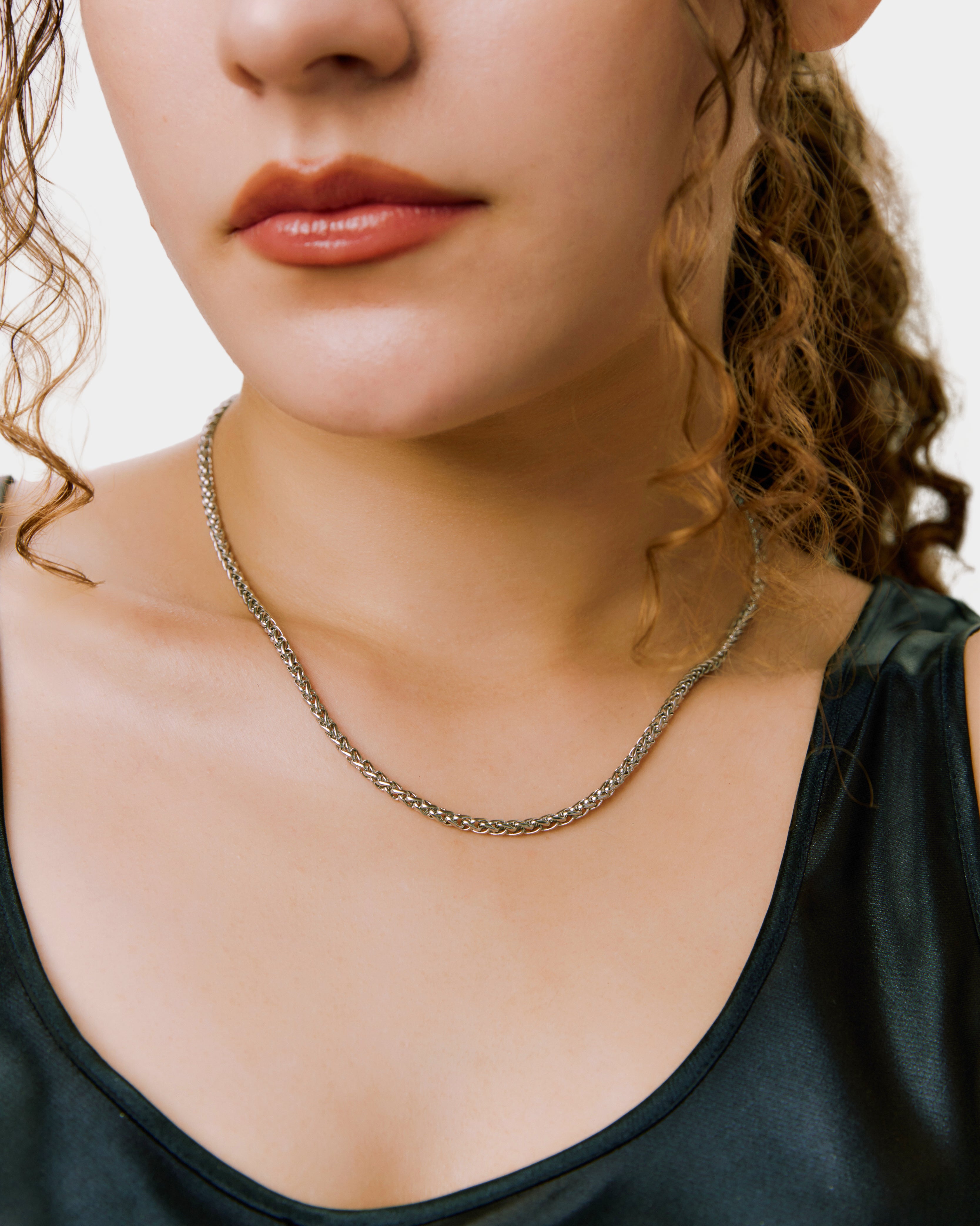 spike chain necklace