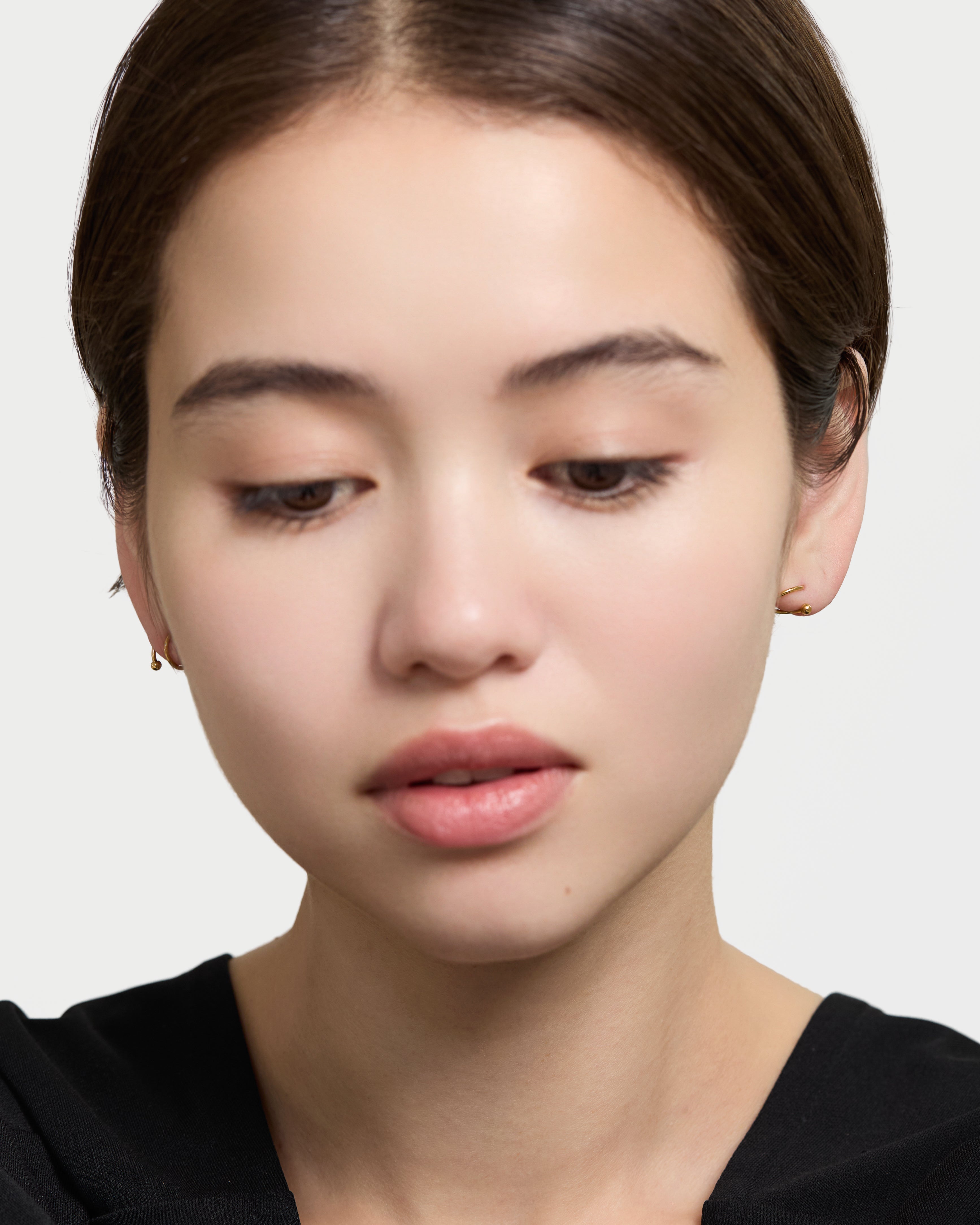 スパイラルピアス