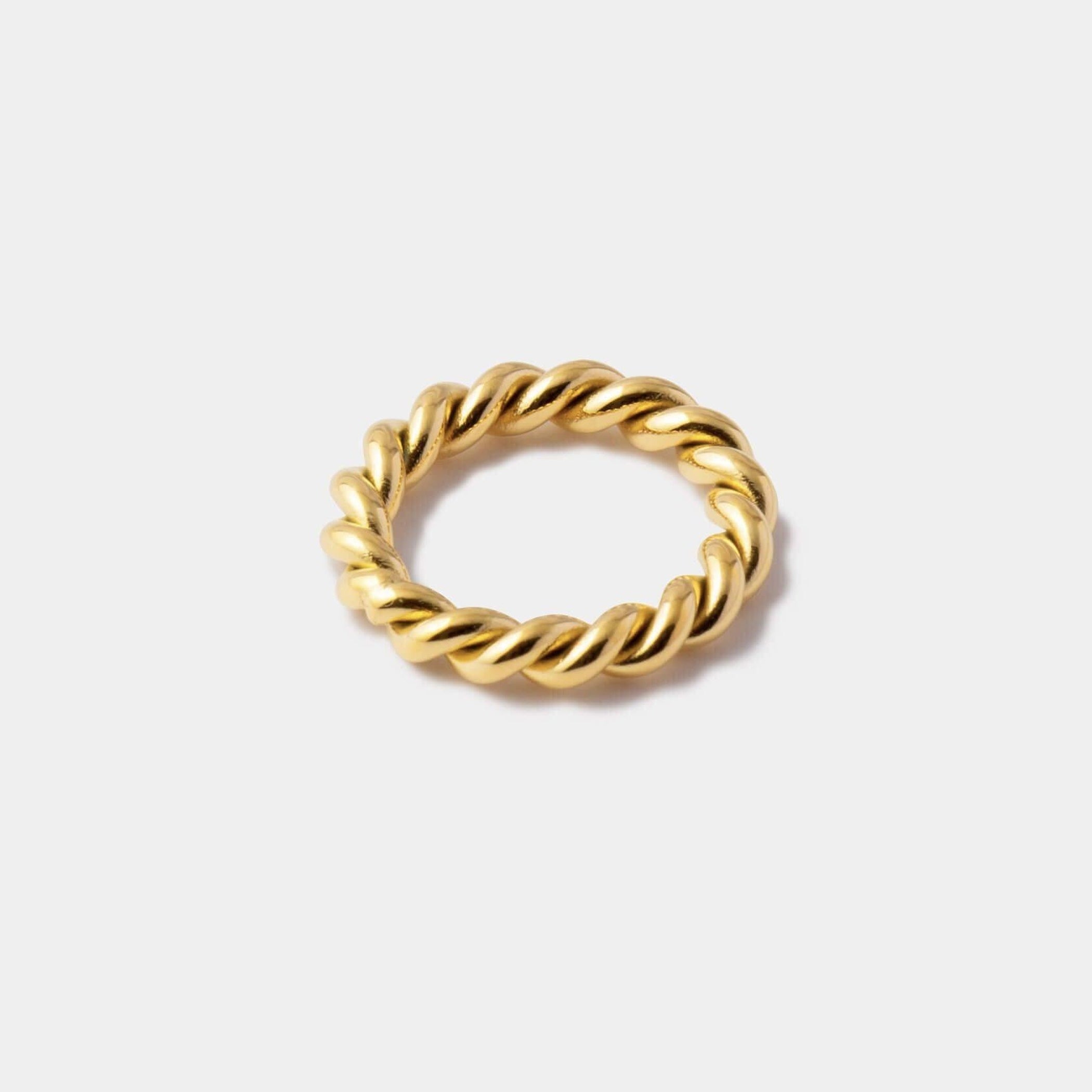 Twisted rope ring