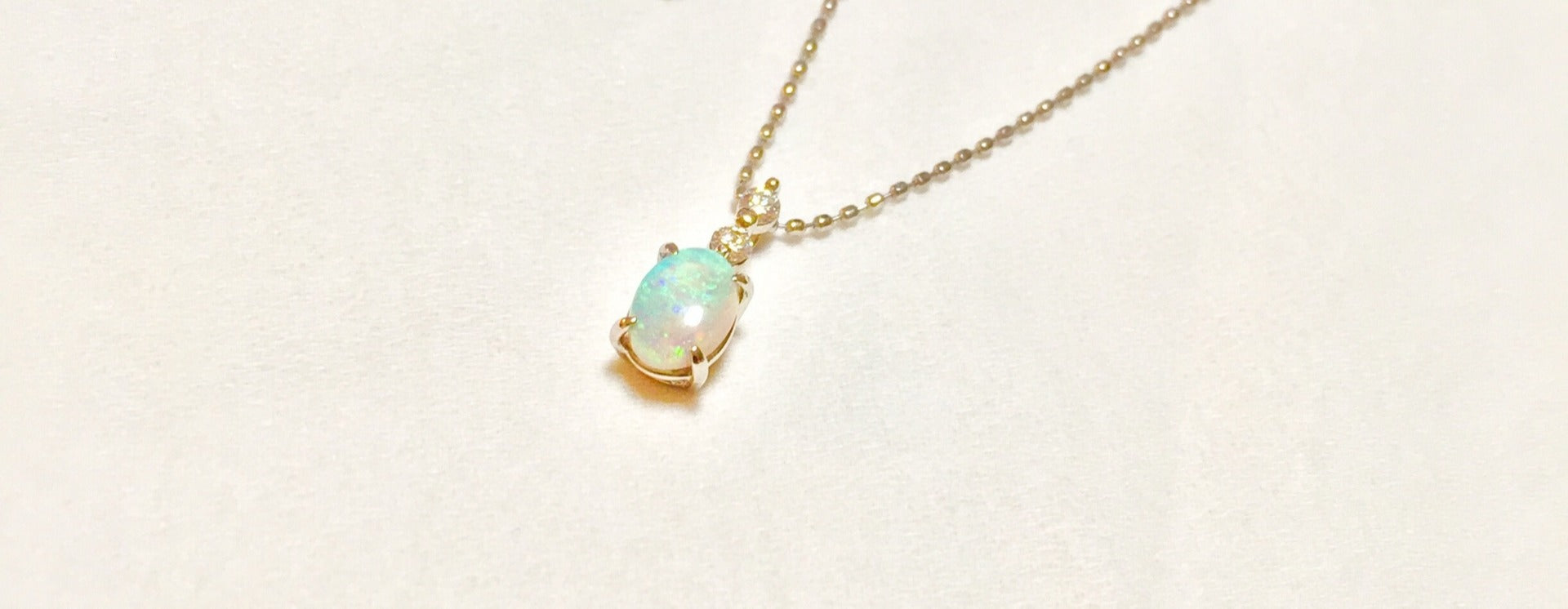 オパールネックレスの魅力｜選ぶポイント・人気ブランドを紹介