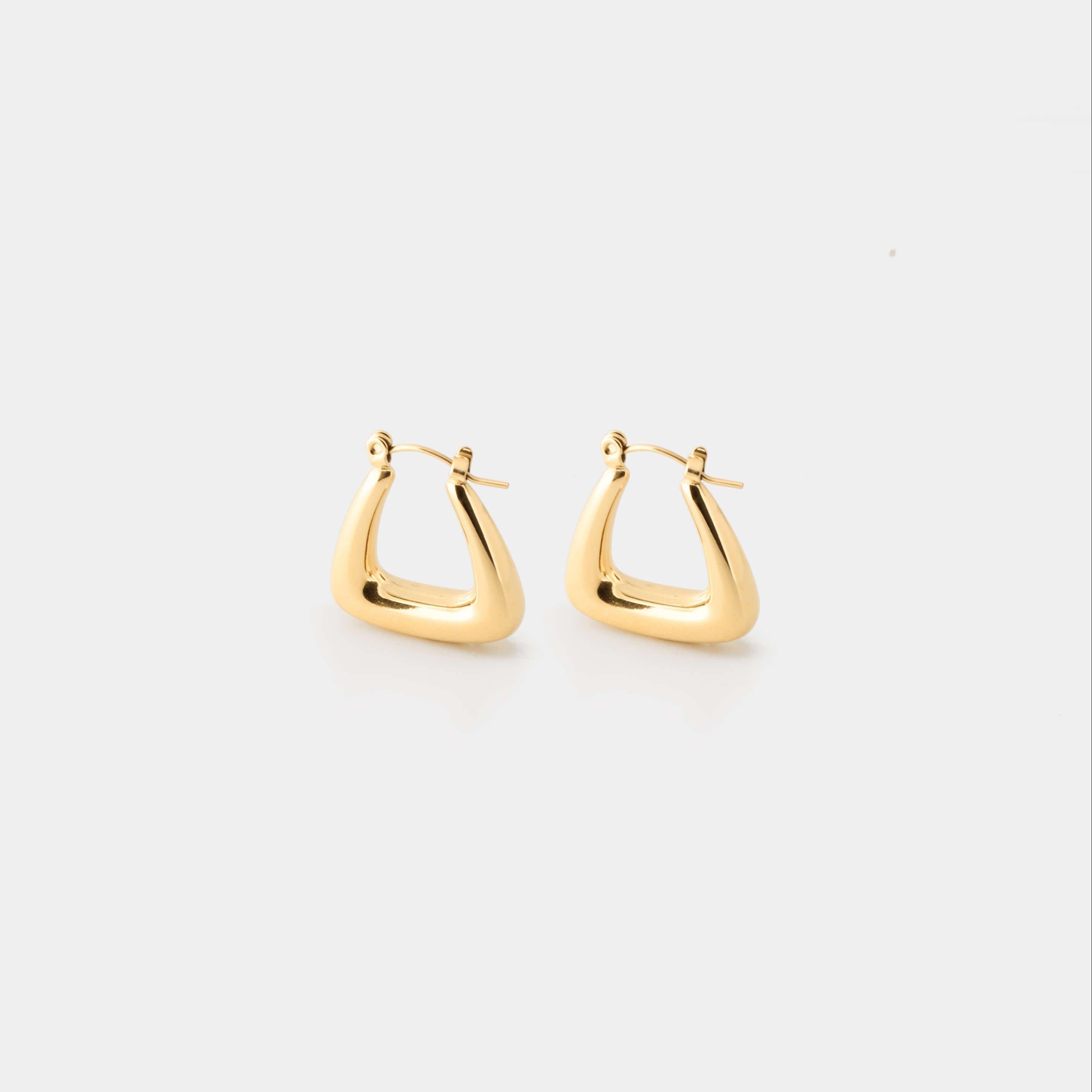 ミニトライアングルピアス - THE LIMELY