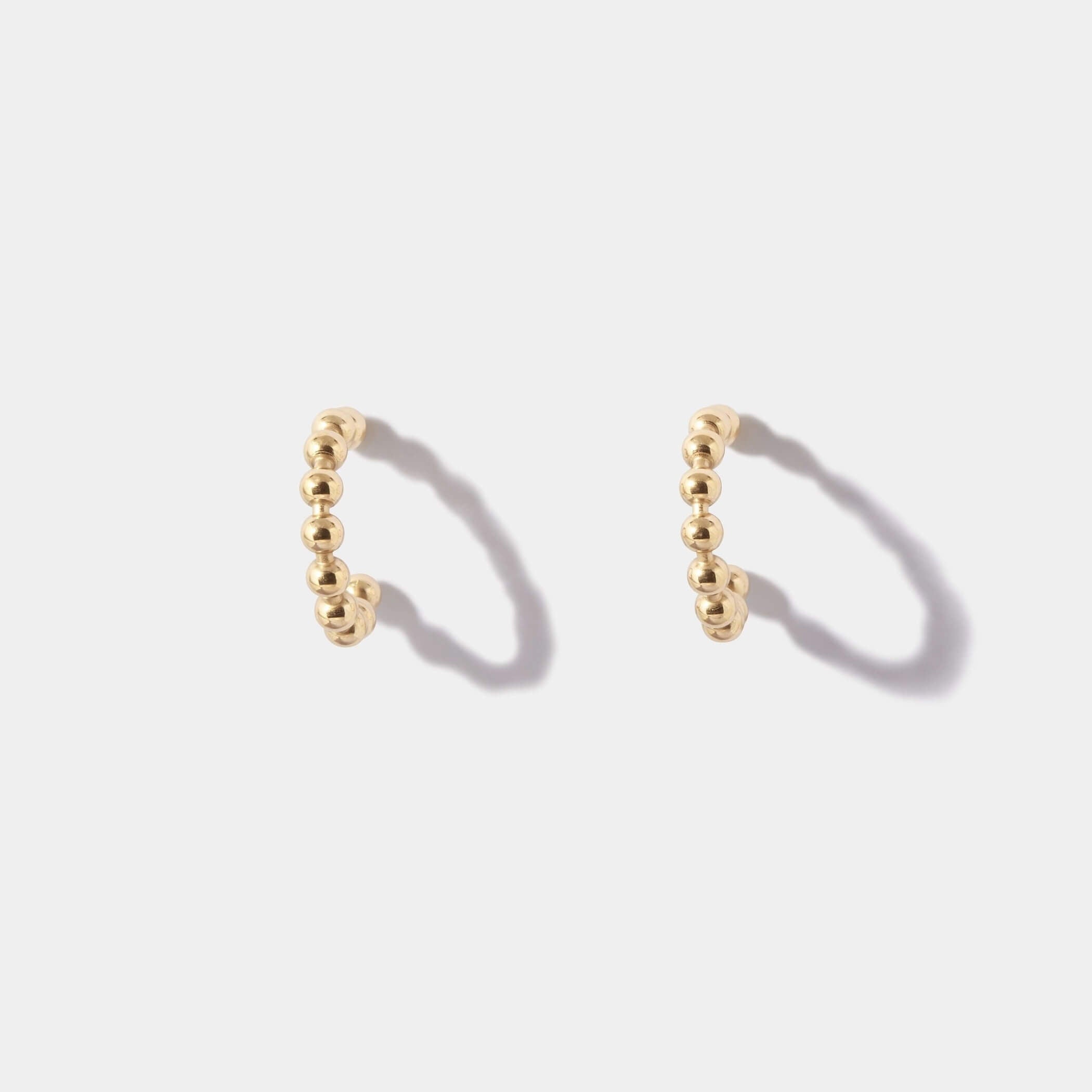 ボールフープピアス
