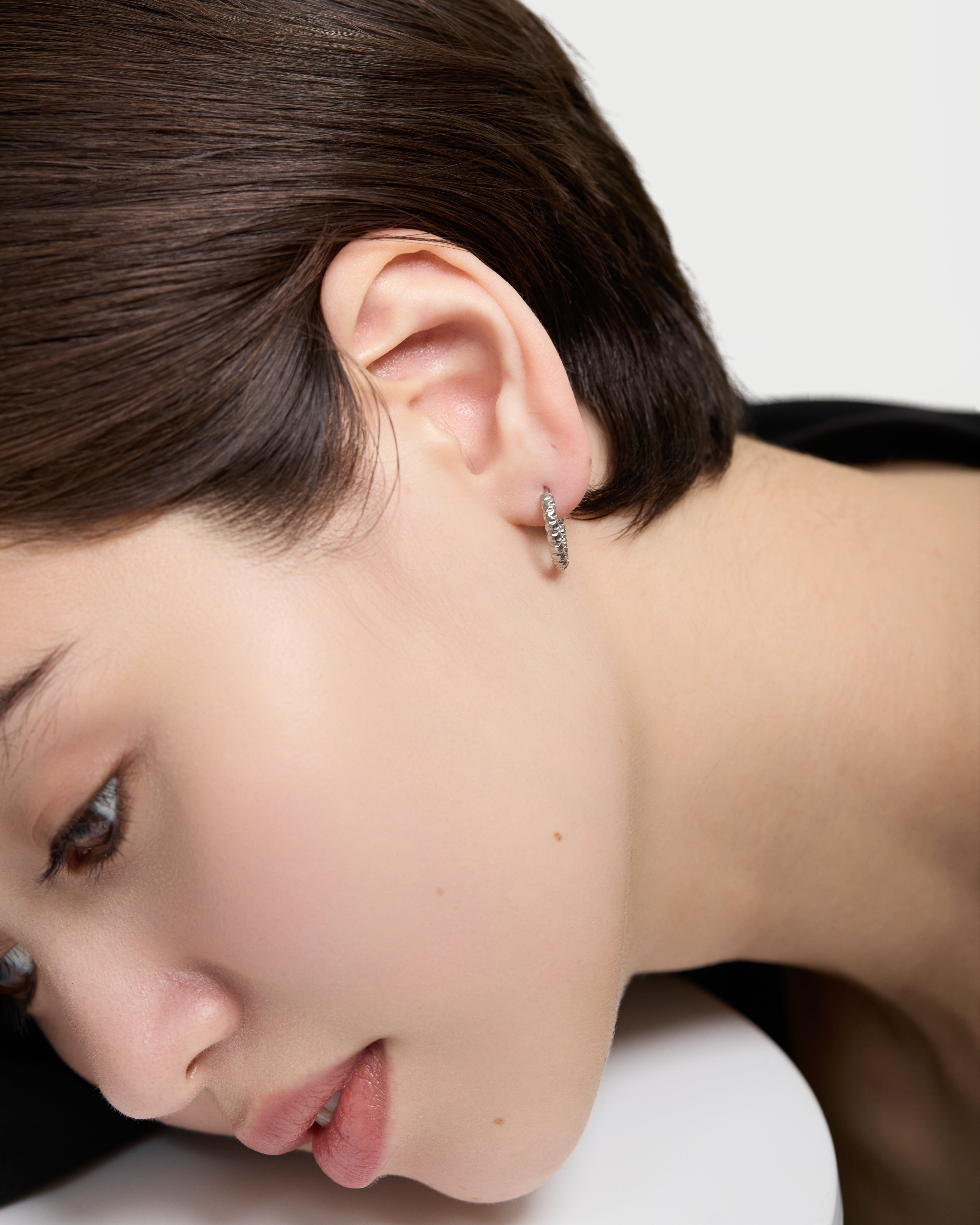 Crushed hoop earrings - Silver