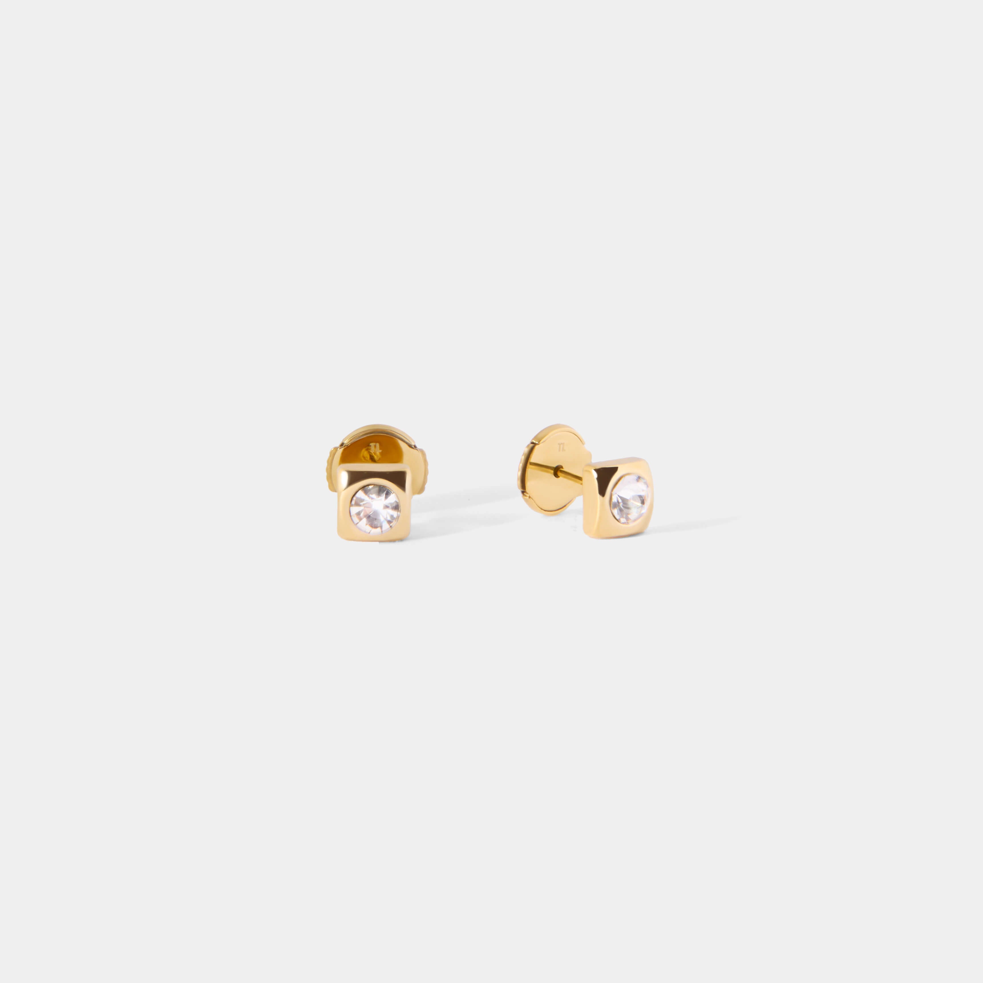 カットアクセントスクエアピアス