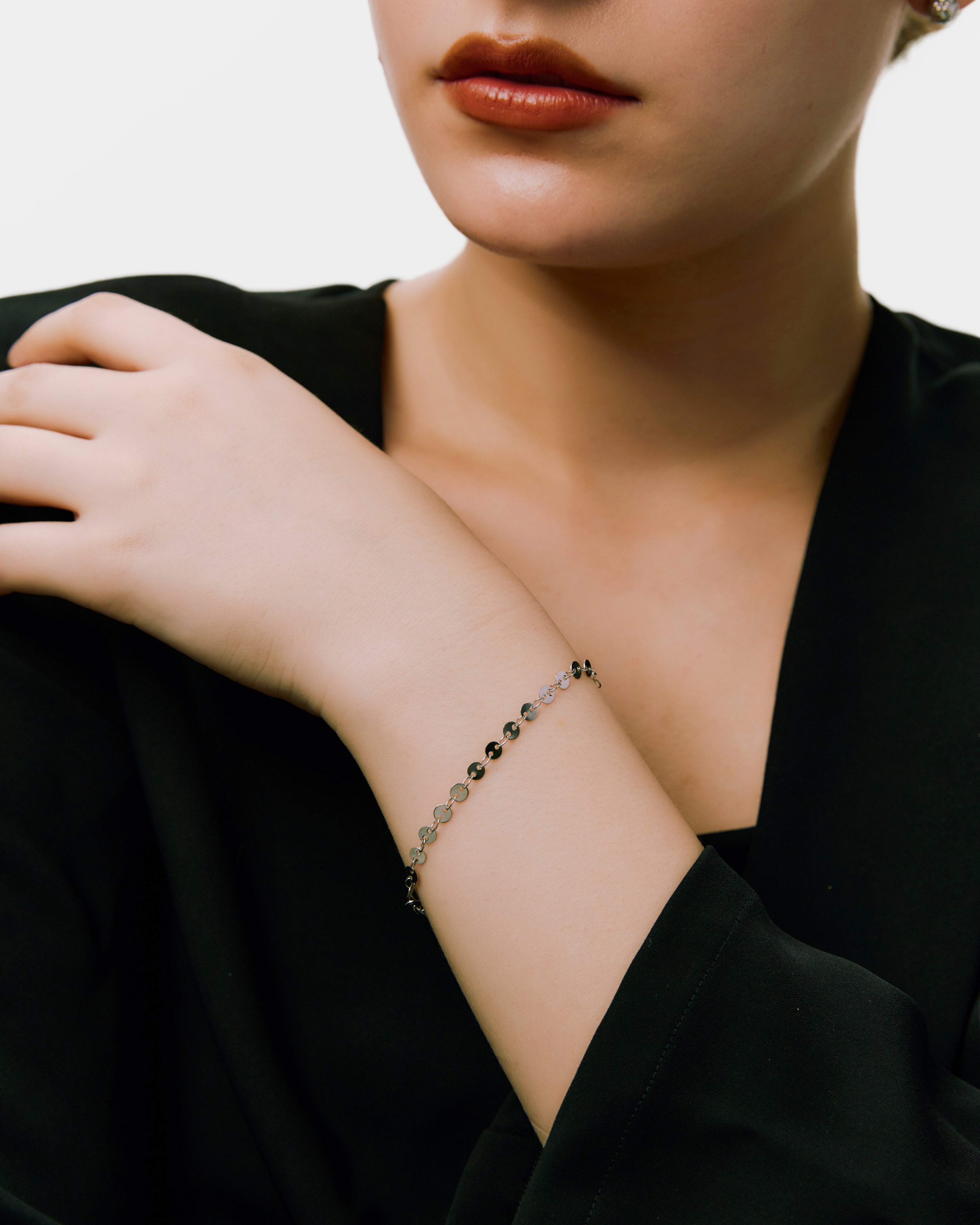 Dainty Disc Bracelet - Silver
