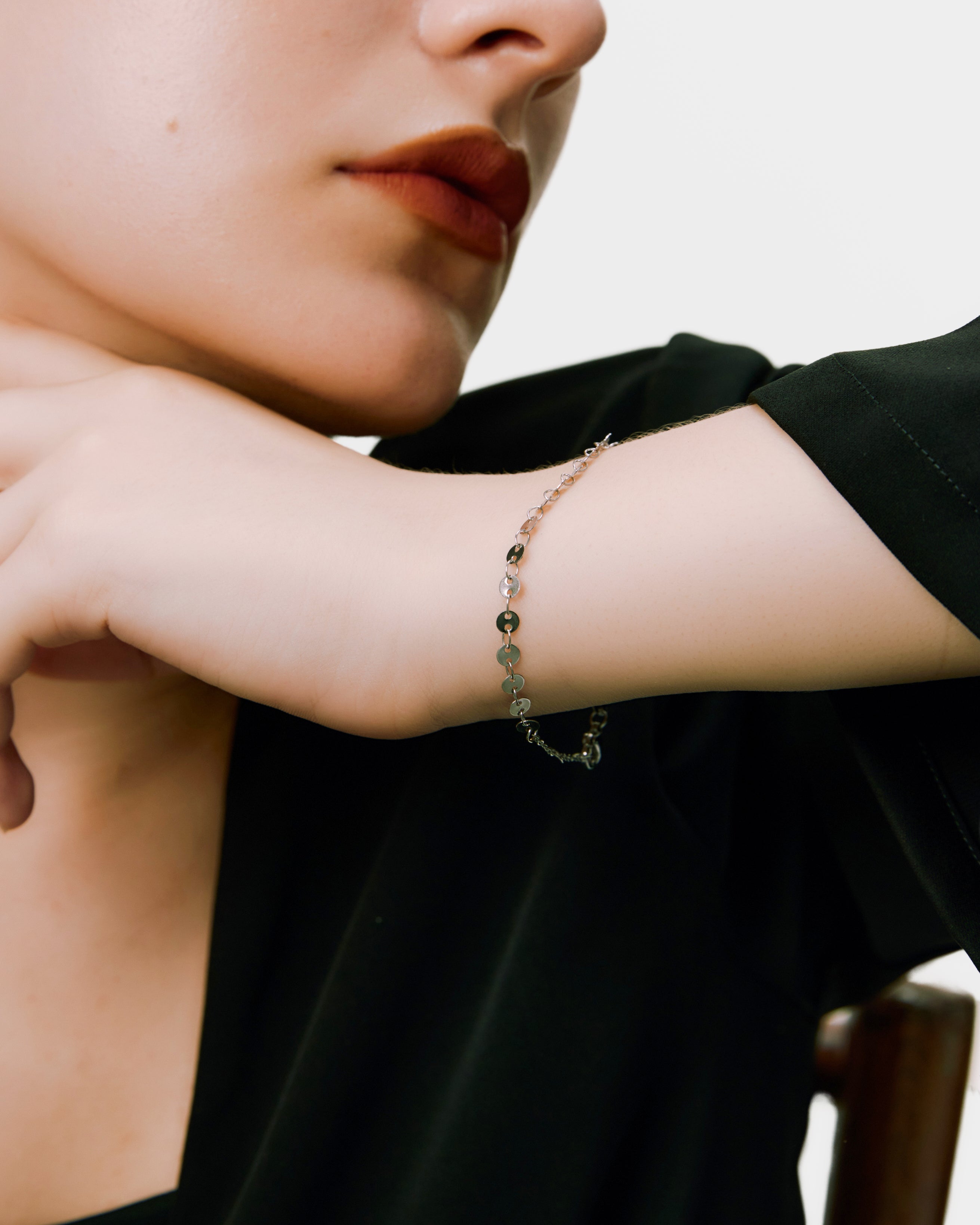 Dainty Disc Bracelet - Silver