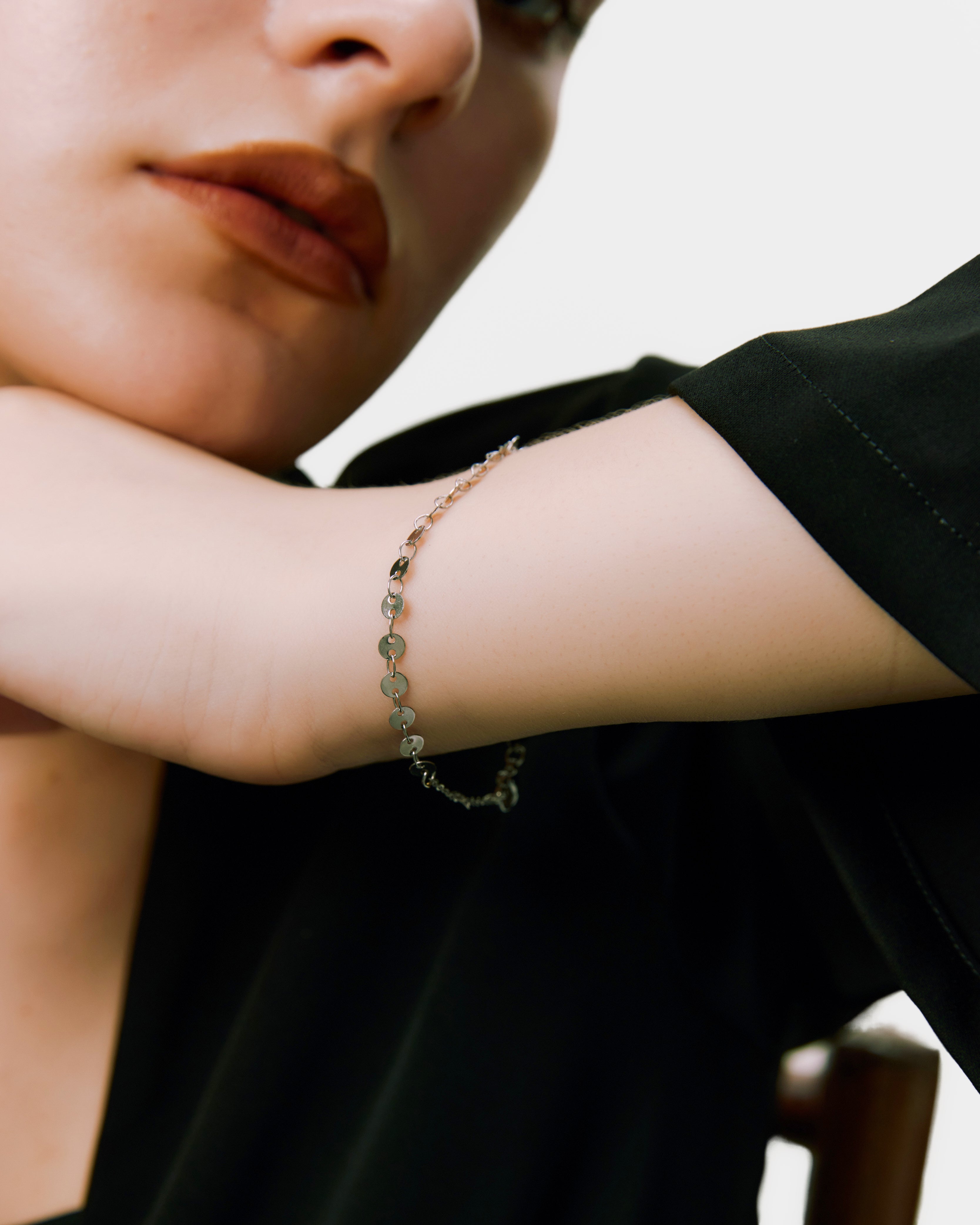 Dainty Disc Bracelet - Silver
