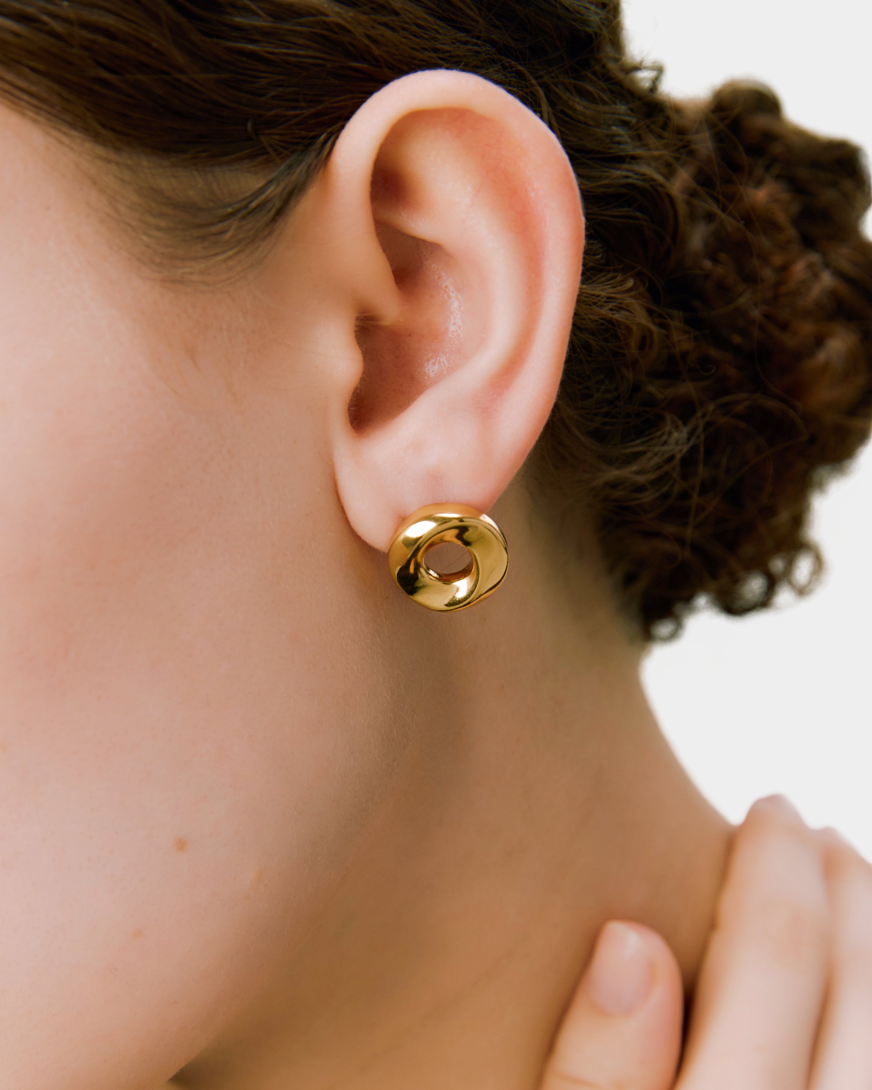 ヘリックスサークルピアス