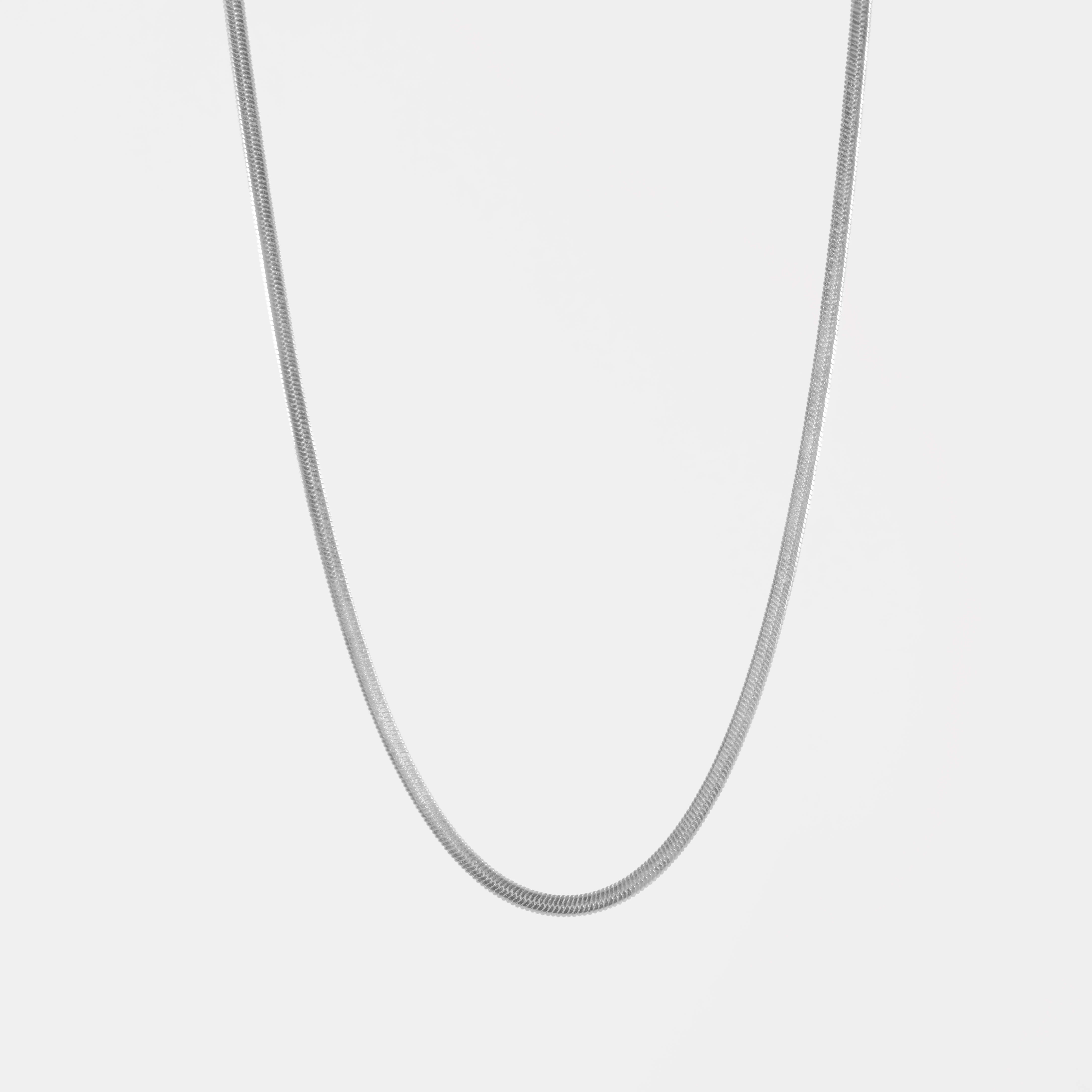 Hiss and Twist Choker - Silver