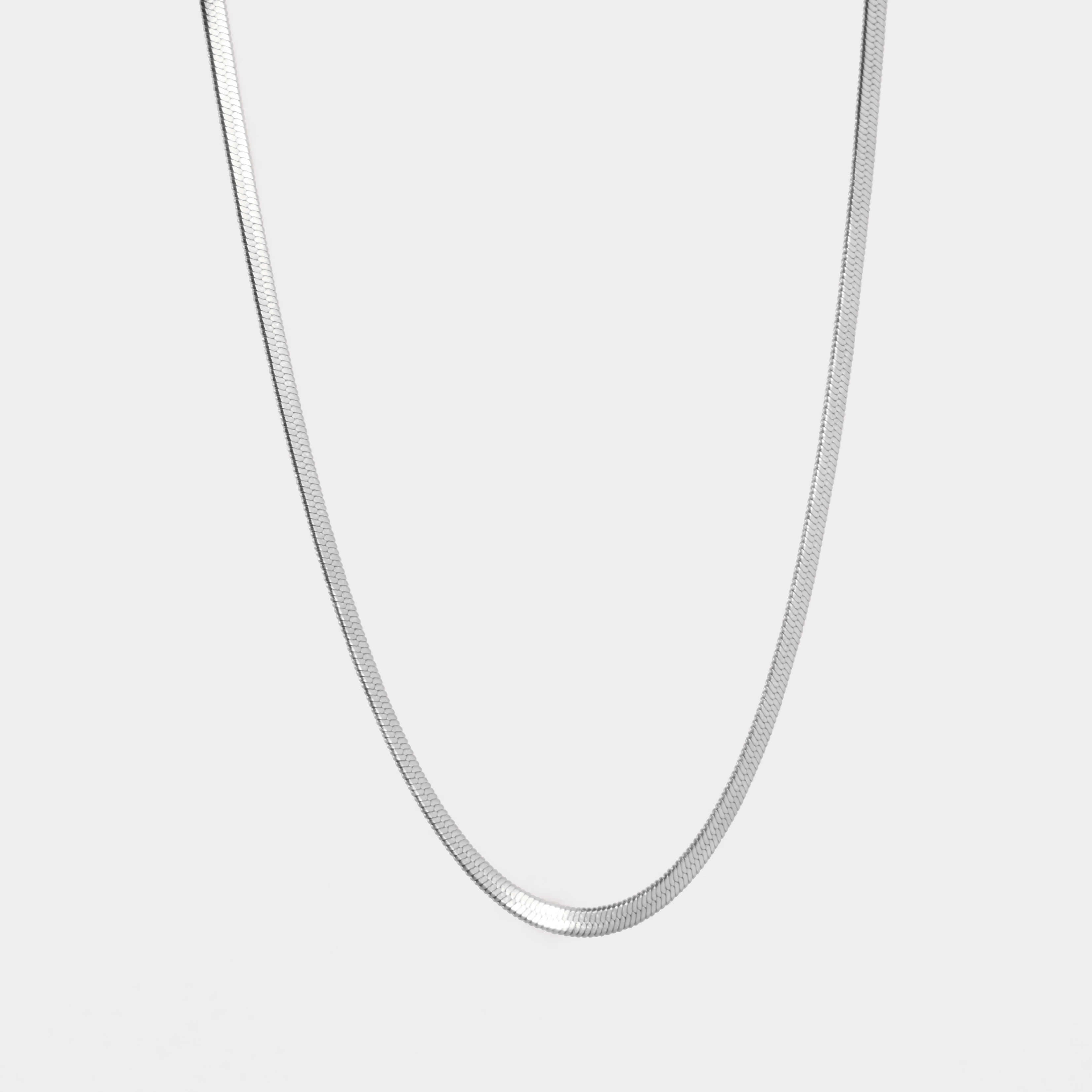 Hiss and Twist Choker - Silver