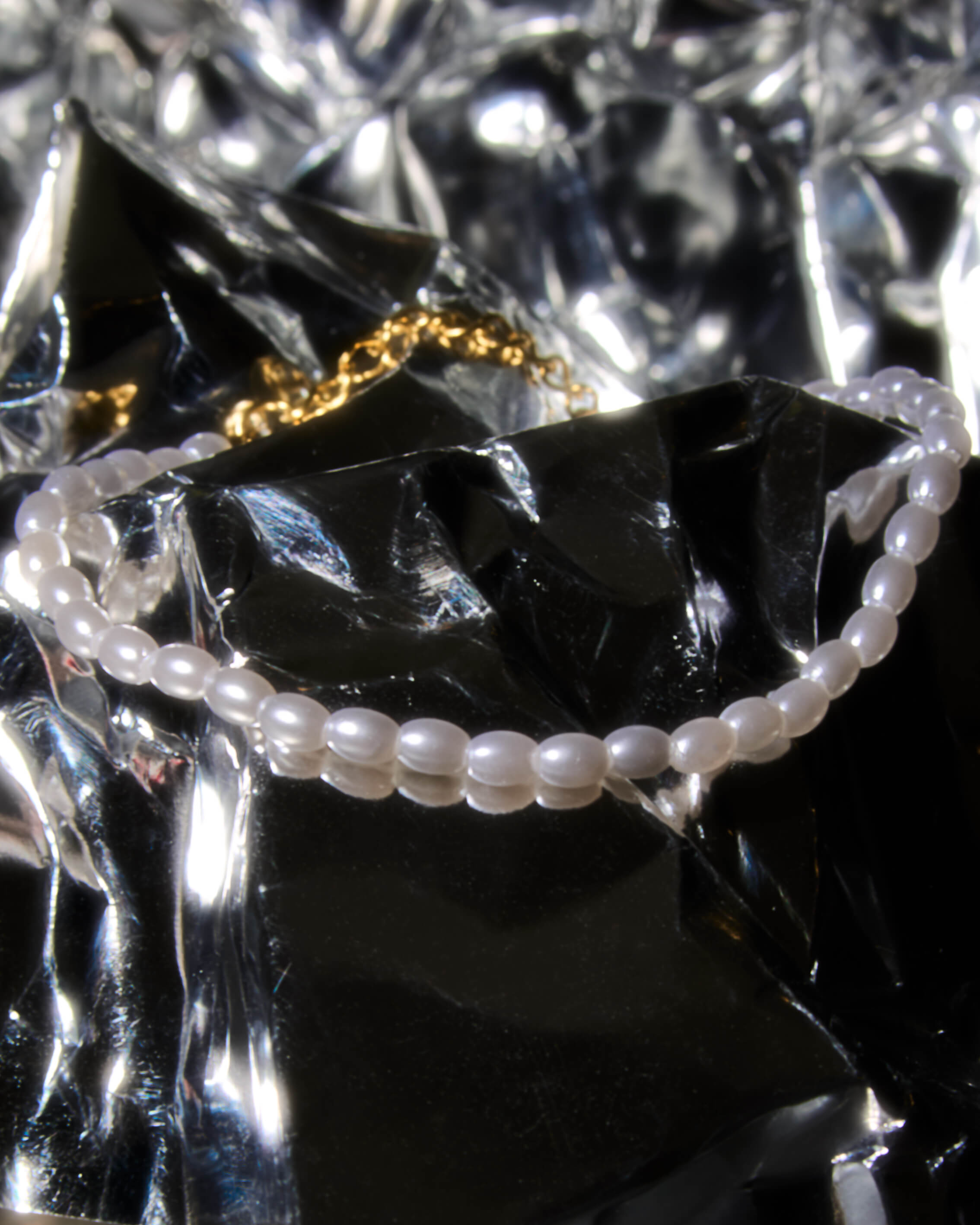 pearlescent chain bracelet
