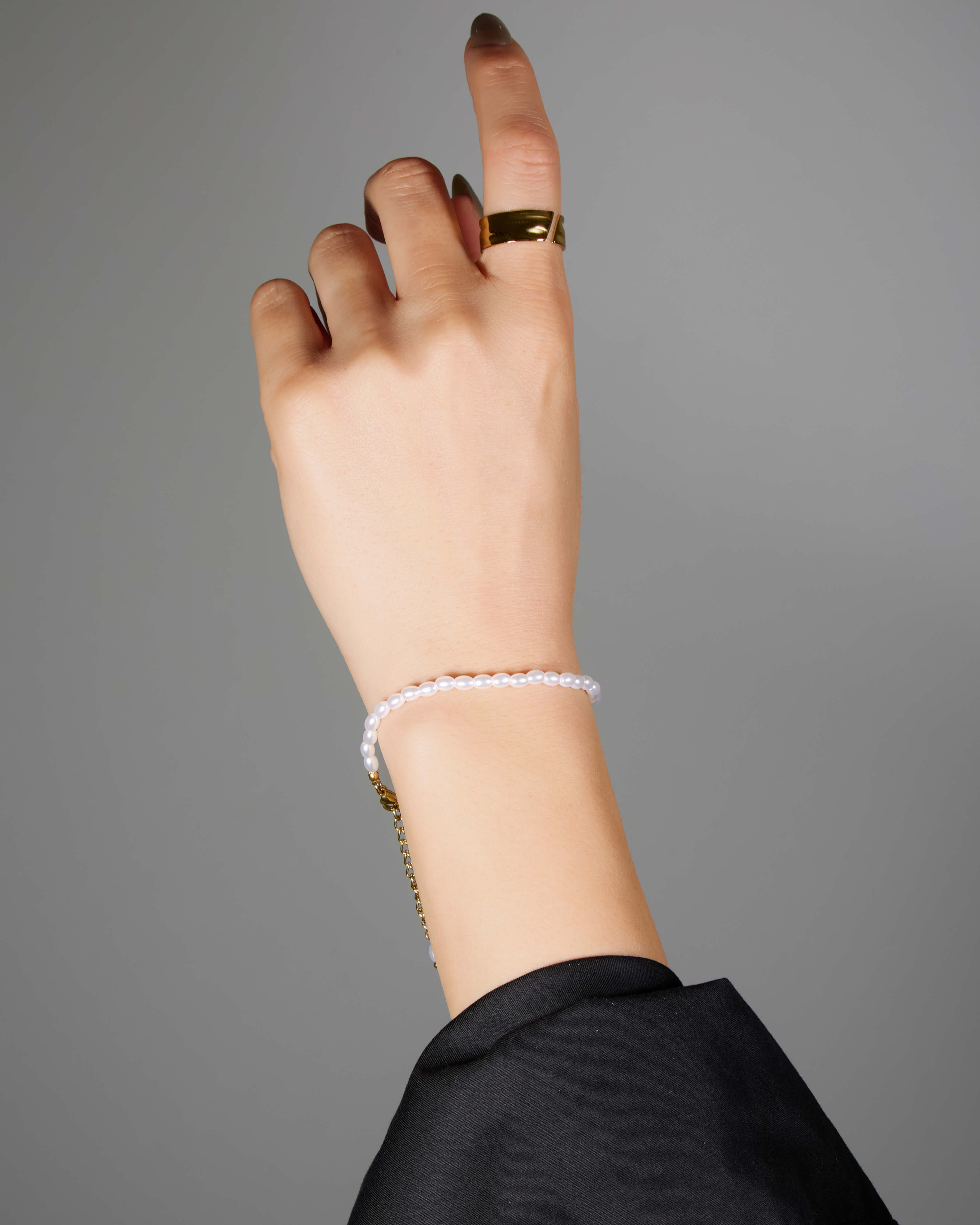 pearlescent chain bracelet