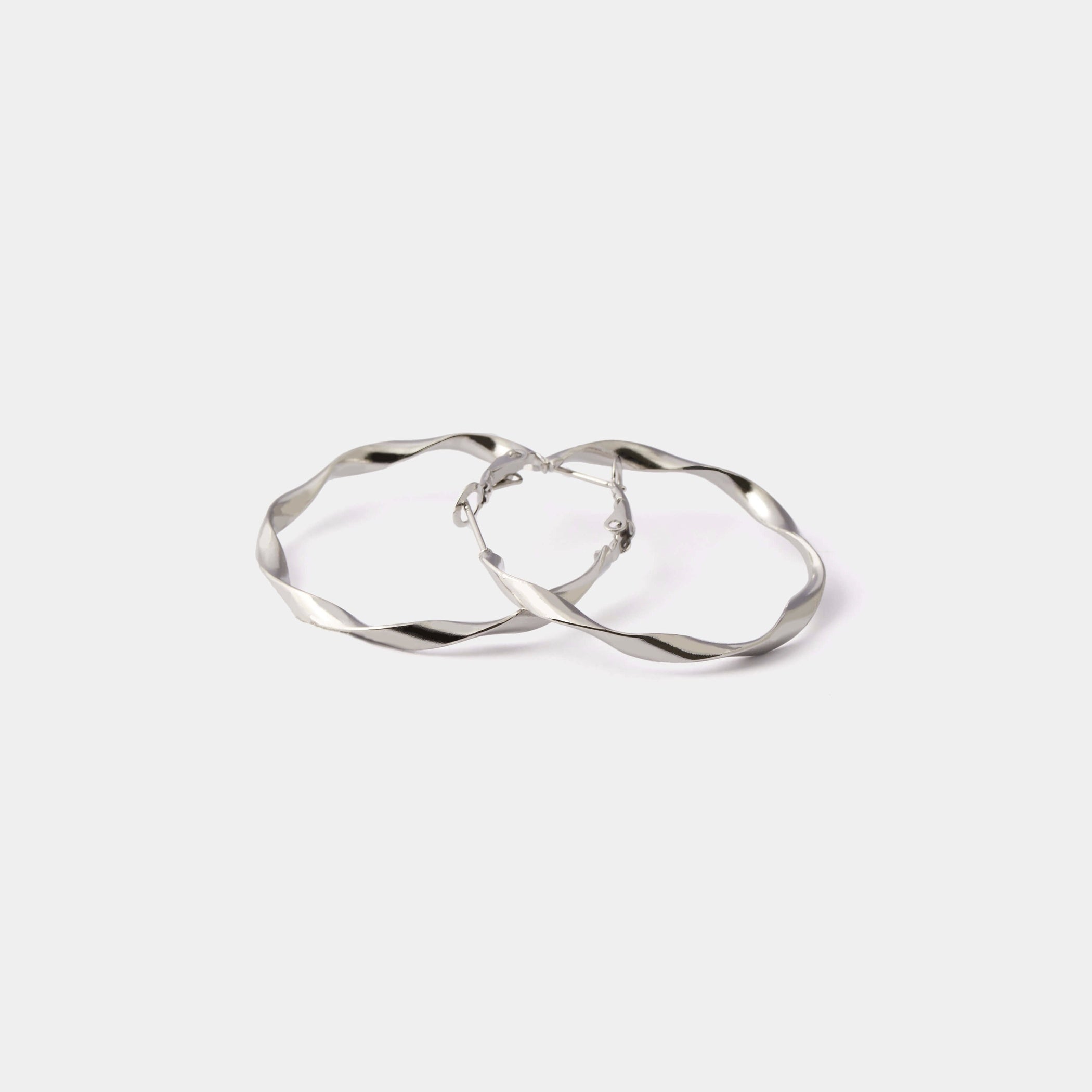 [シルバー] スパイラルフラットフープピアス